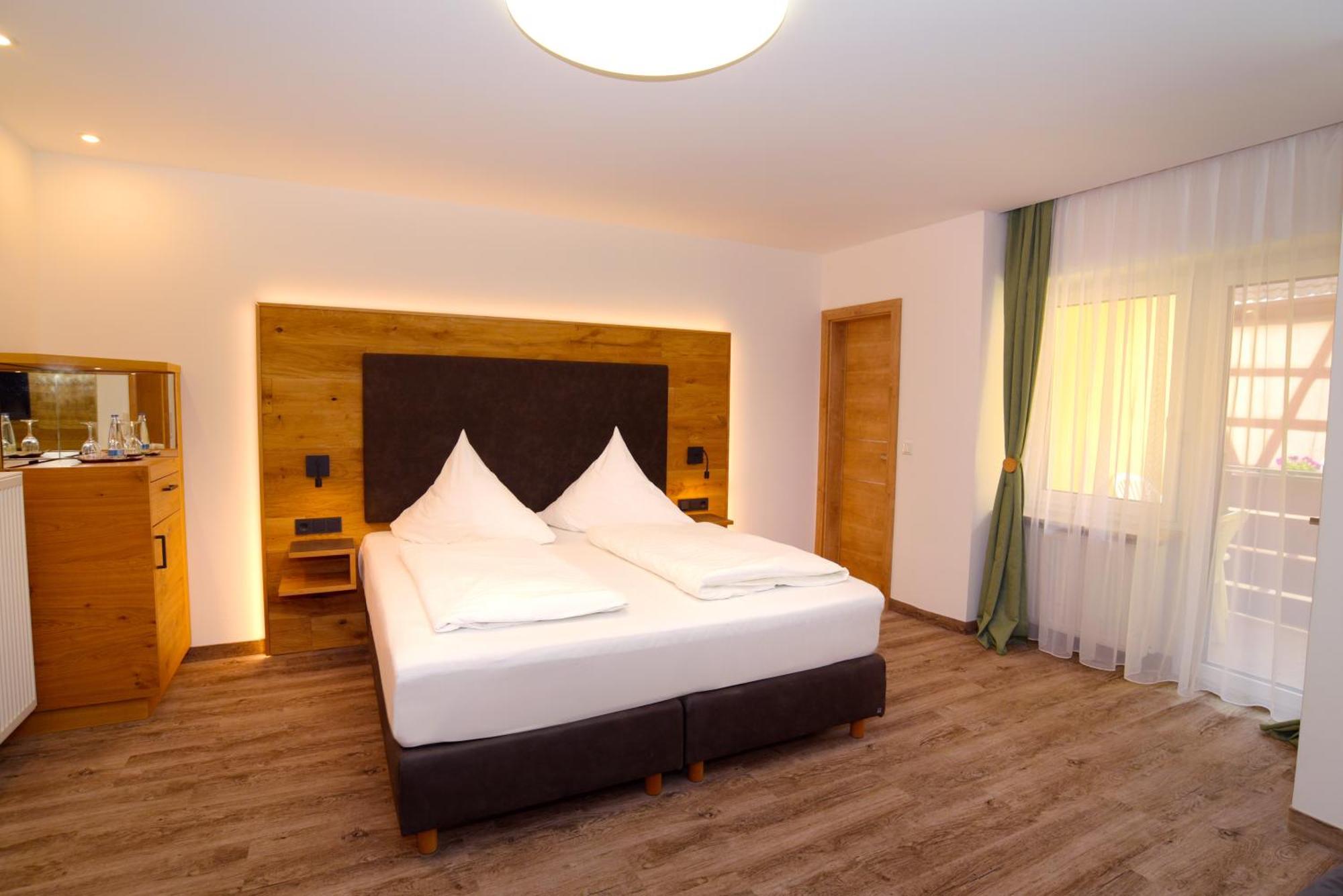 Hotel Gasthof Krone Spalt Exterior foto